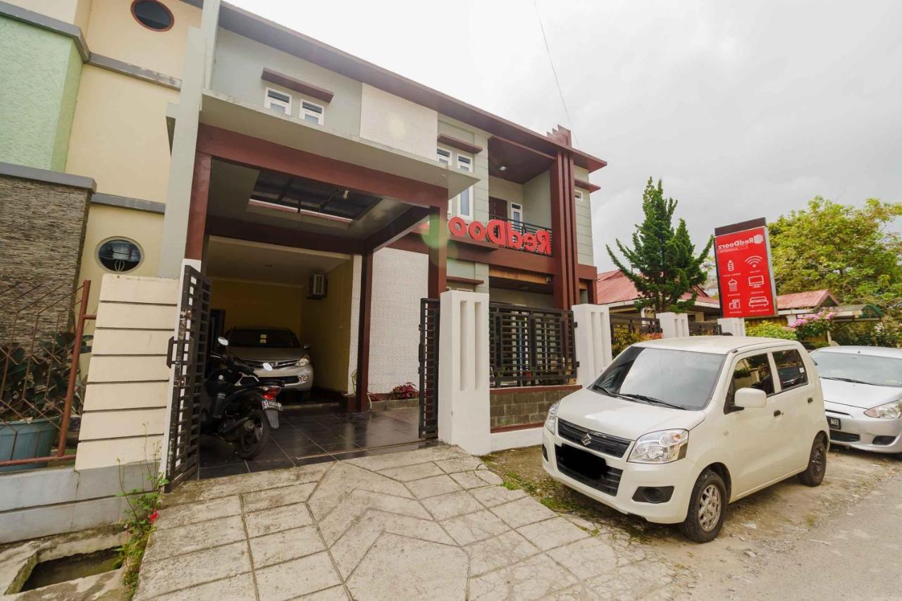 Reddoorz Syariah Near Jam Gadang Bukittinggi 2 Hotel Exterior photo