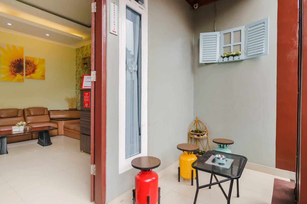 Reddoorz Syariah Near Jam Gadang Bukittinggi 2 Hotel Exterior photo