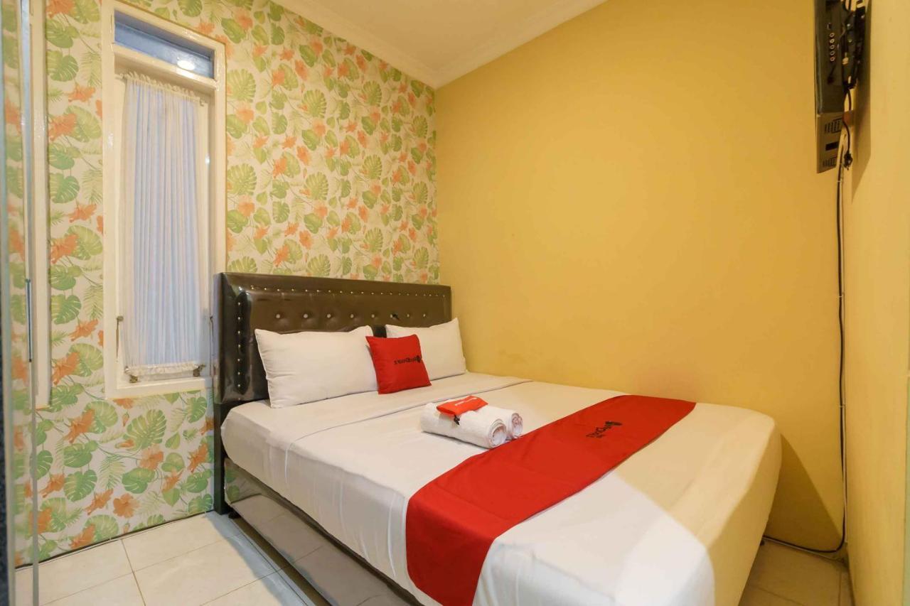 Reddoorz Syariah Near Jam Gadang Bukittinggi 2 Hotel Exterior photo