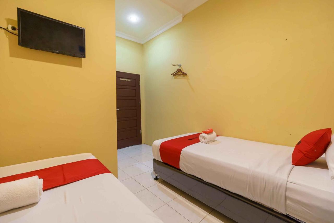 Reddoorz Syariah Near Jam Gadang Bukittinggi 2 Hotel Exterior photo