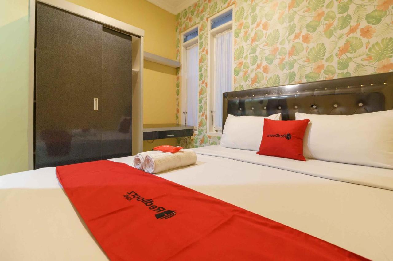 Reddoorz Syariah Near Jam Gadang Bukittinggi 2 Hotel Exterior photo
