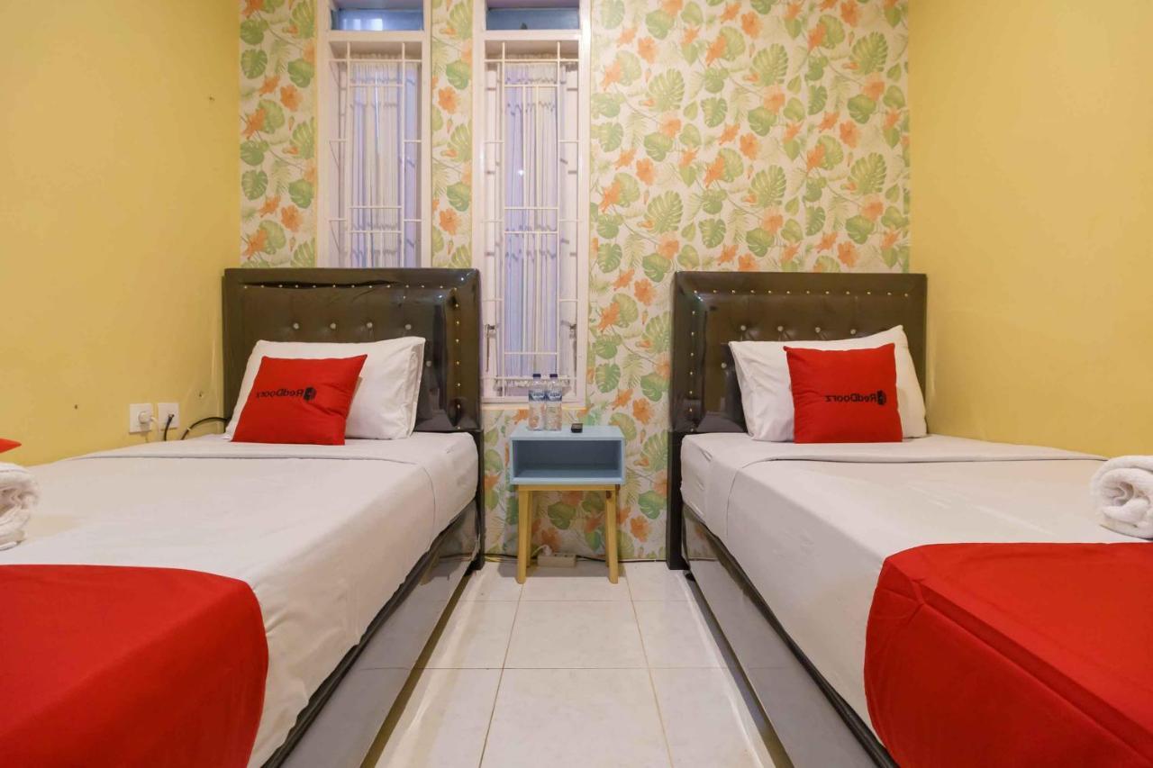 Reddoorz Syariah Near Jam Gadang Bukittinggi 2 Hotel Exterior photo