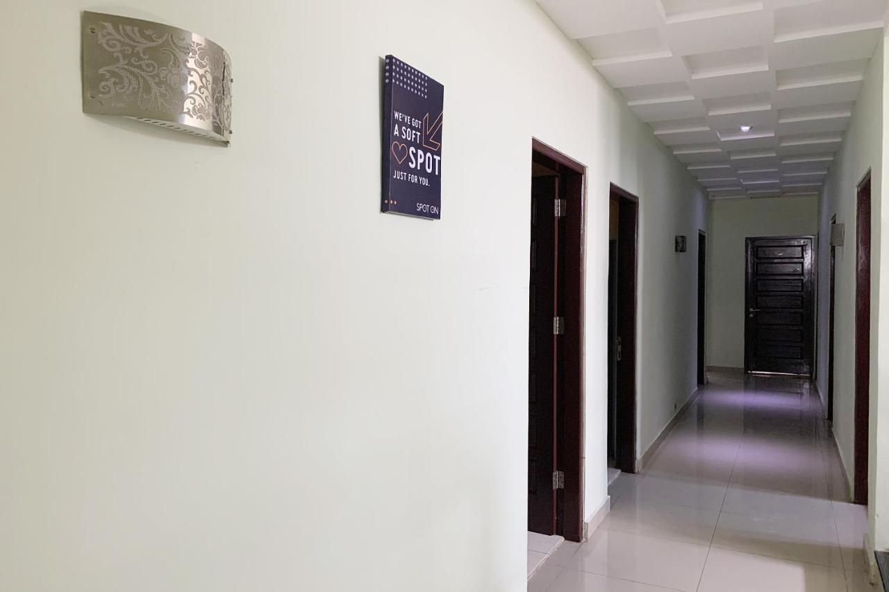 Reddoorz Syariah Near Jam Gadang Bukittinggi 2 Hotel Exterior photo