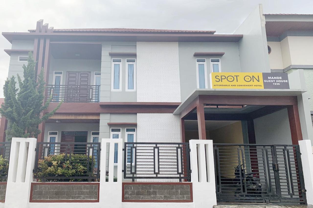 Reddoorz Syariah Near Jam Gadang Bukittinggi 2 Hotel Exterior photo