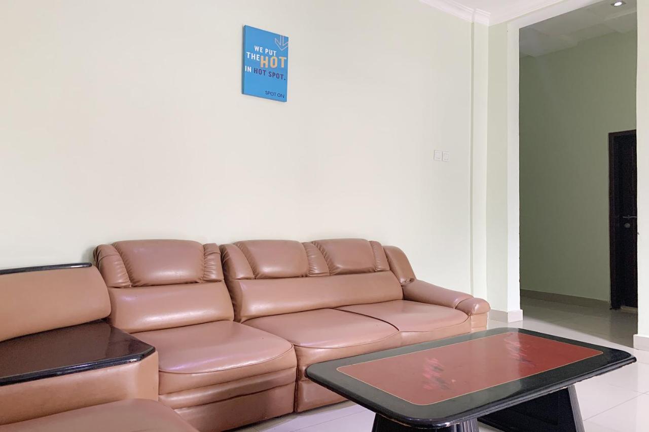 Reddoorz Syariah Near Jam Gadang Bukittinggi 2 Hotel Exterior photo