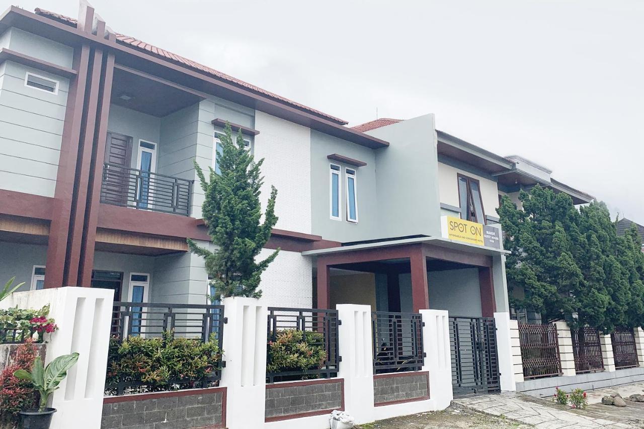 Reddoorz Syariah Near Jam Gadang Bukittinggi 2 Hotel Exterior photo