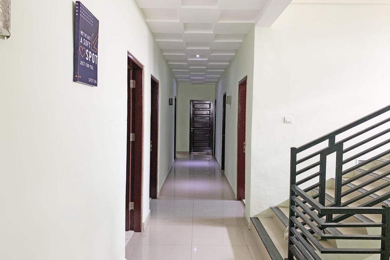 Reddoorz Syariah Near Jam Gadang Bukittinggi 2 Hotel Exterior photo
